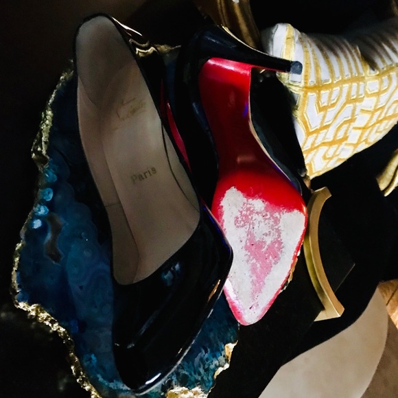 Louboutin Mumbai Black Paten Leather Classic Pump - Picture 2 of 8